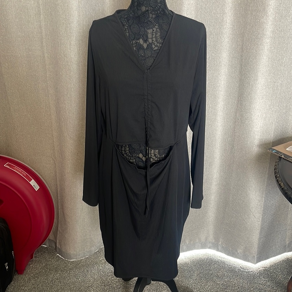 Ribbed ruched v neck peekaboo waist black dress PLUS